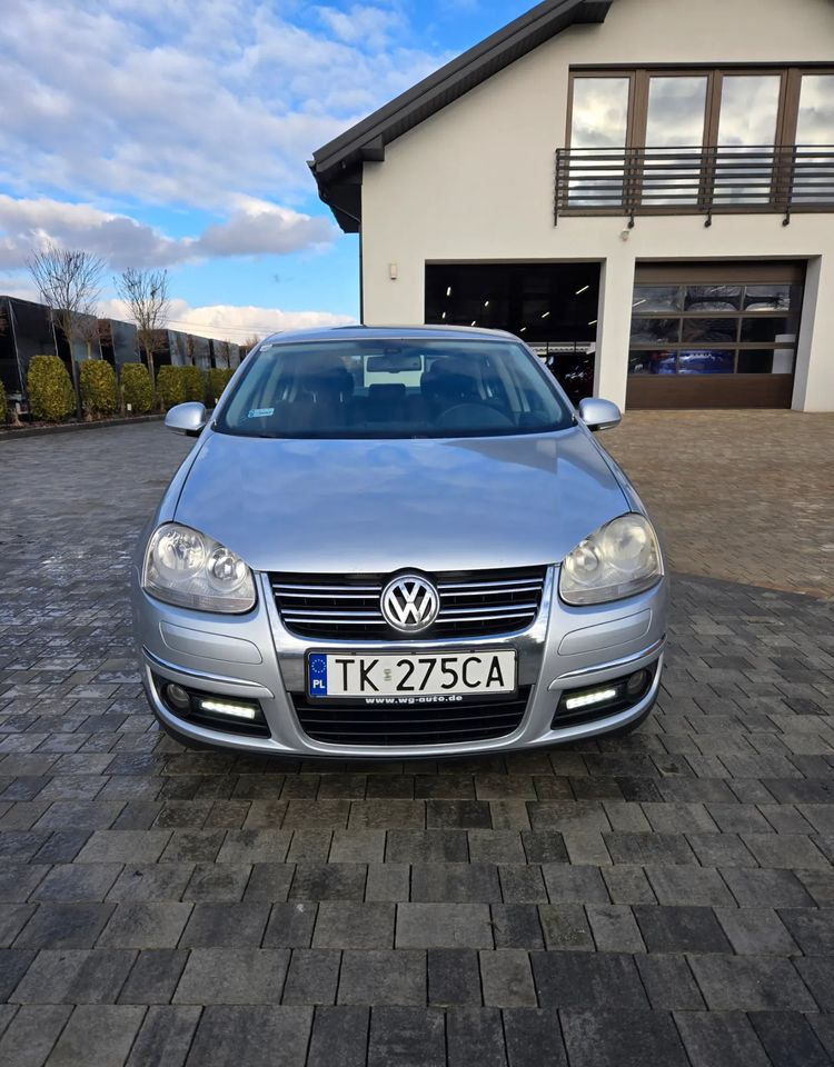 Volkswagen Jetta 2.0 TDI Sportline - Седан: снимка 1 Volkswagen Jetta 2.0 TDI Sportline - Седан: снимка 1