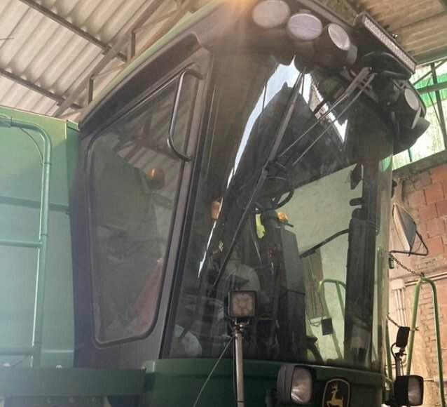 Mietitrebbia John Deere S 560 - Зърнокомбайн: снимка 1 Mietitrebbia John Deere S 560 - Зърнокомбайн: снимка 1