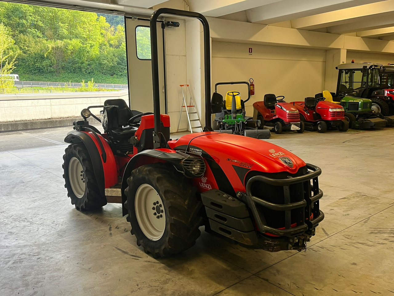 ANTONIO CARRARO SRH 9800 - Трактор: снимка 3 ANTONIO CARRARO SRH 9800 - Трактор: снимка 3