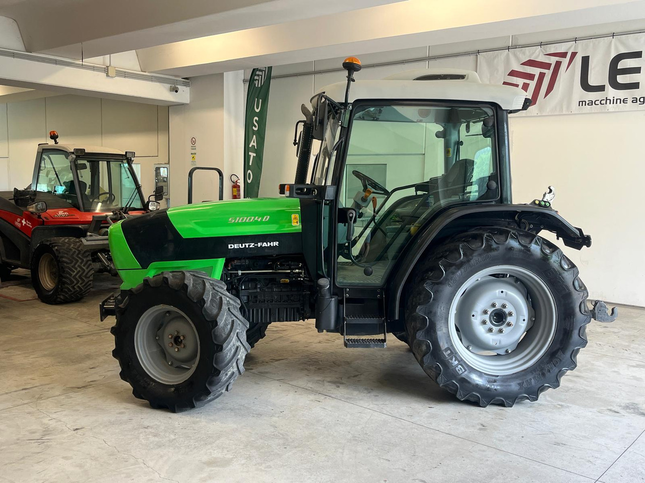 DEUTZ-FAHR 5100.4 D - Трактор: снимка 5 DEUTZ-FAHR 5100.4 D - Трактор: снимка 5