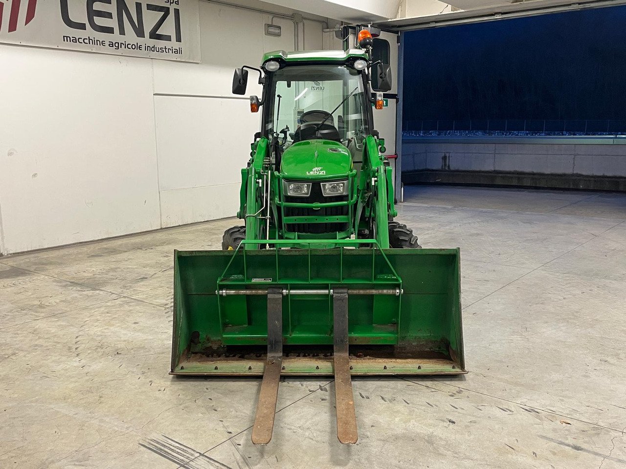 JOHN DEERE 4066 R ( IDROSTATICO ) - Трактор: снимка 3 JOHN DEERE 4066 R ( IDROSTATICO ) - Трактор: снимка 3