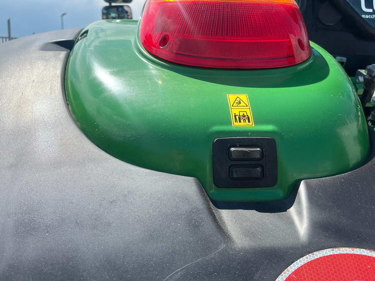Трактор JOHN DEERE 5115R: снимка 9