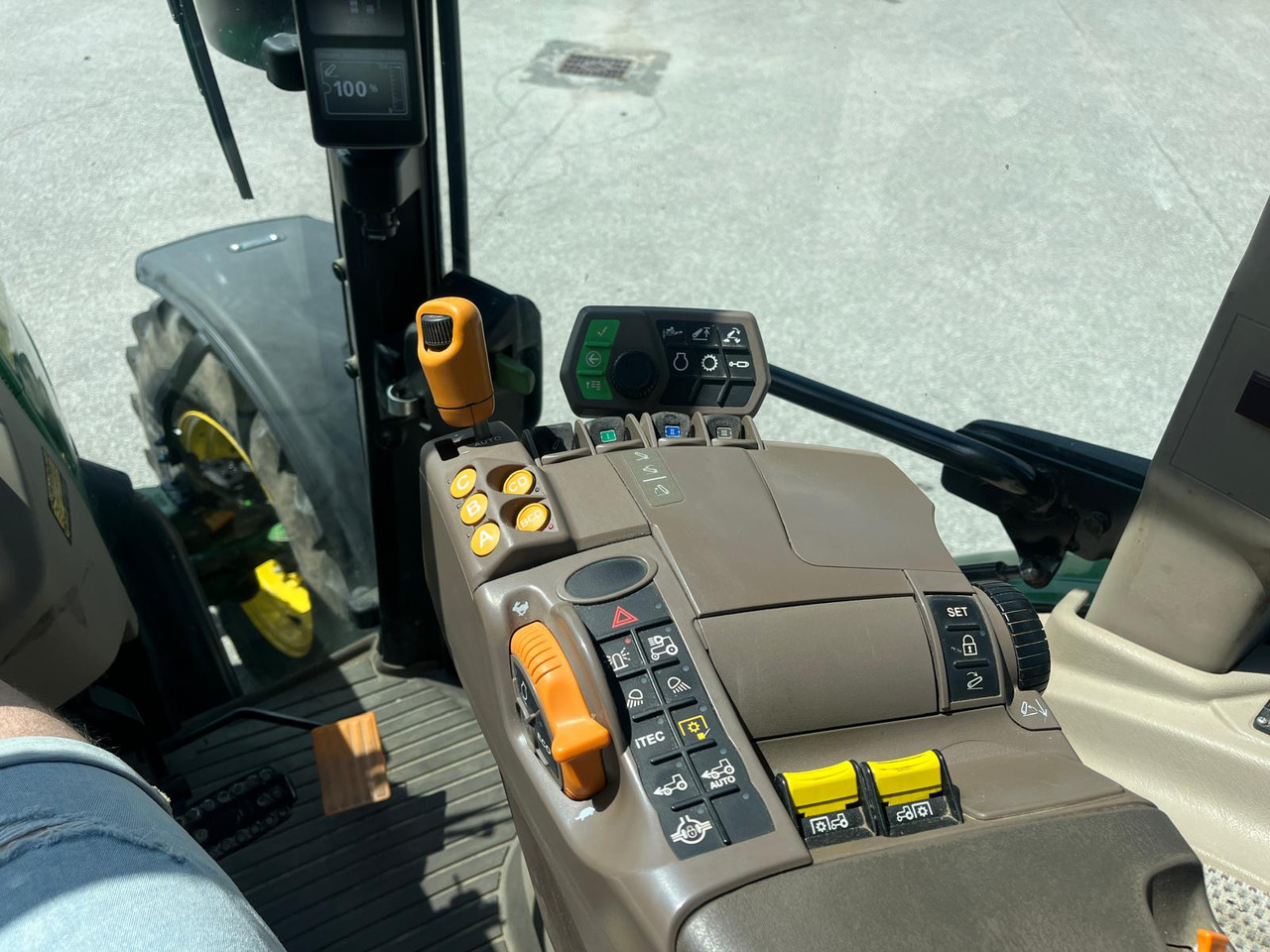 Трактор JOHN DEERE 5115R: снимка 15