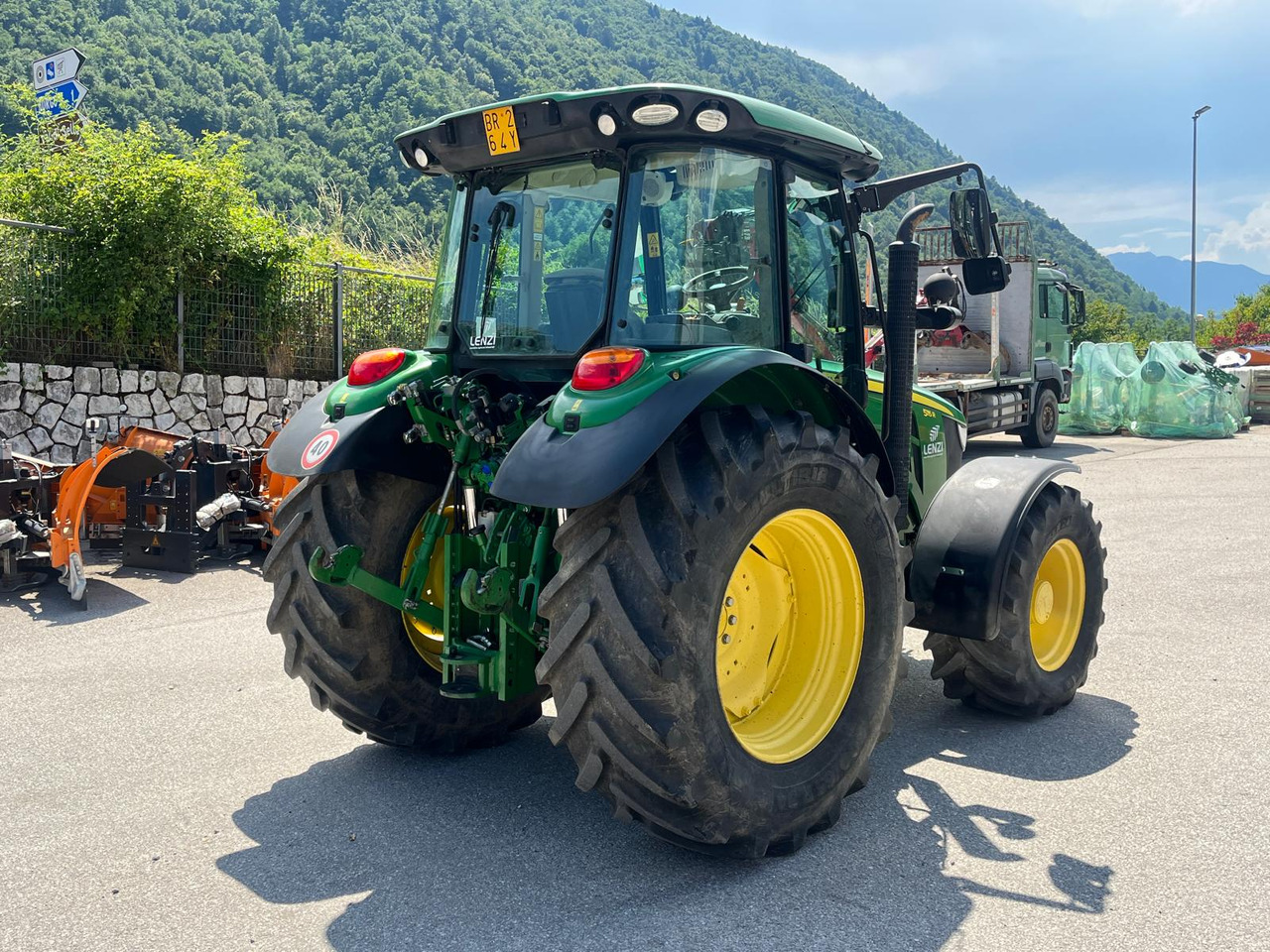 Трактор JOHN DEERE 5115R: снимка 6