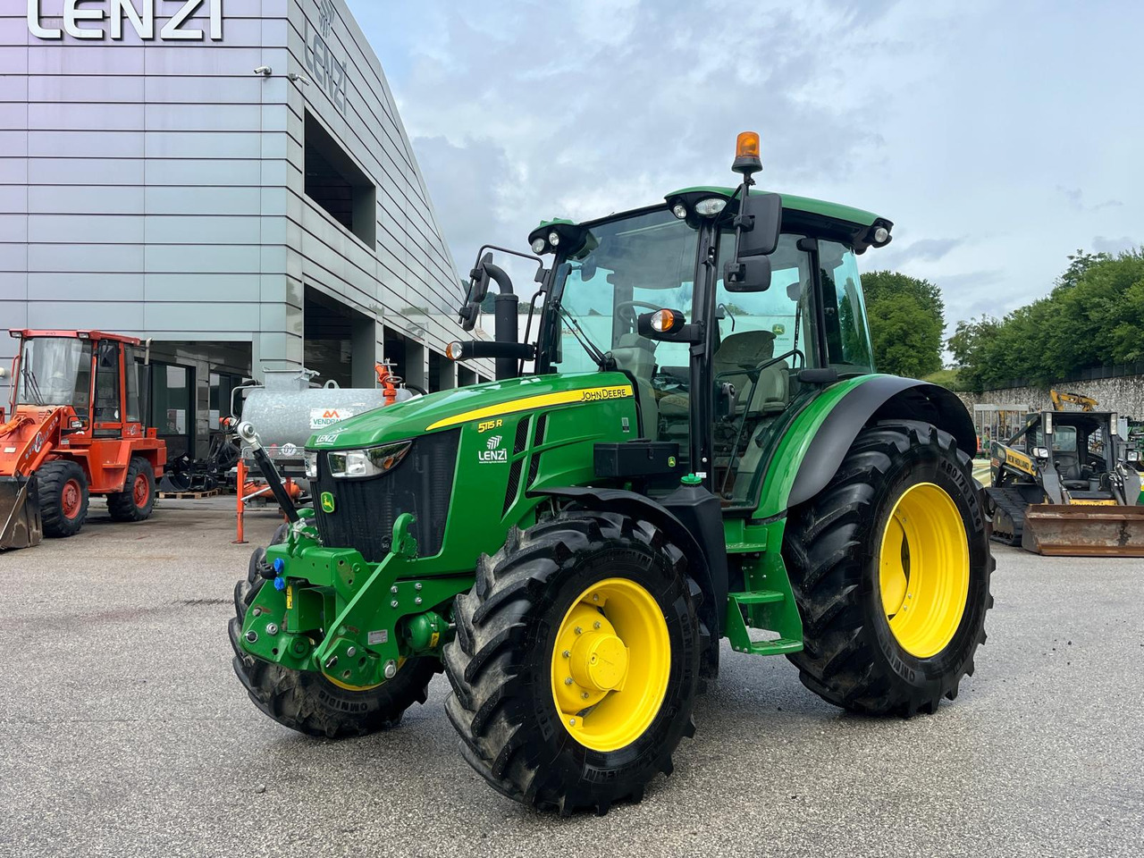 JOHN DEERE 5115R - Трактор: снимка 2 JOHN DEERE 5115R - Трактор: снимка 2