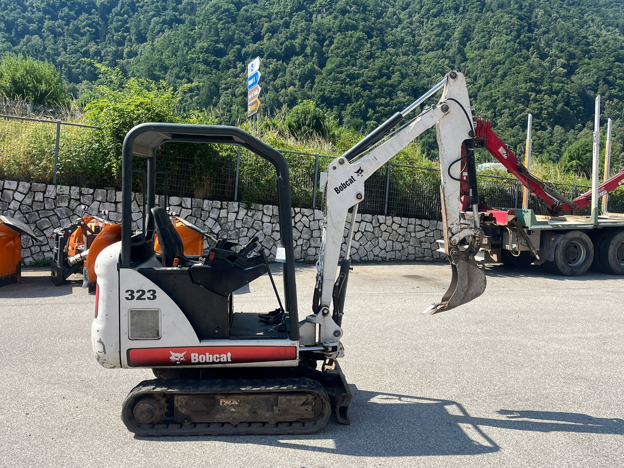 MINIESCAVATORE BOBCAT 323 - Мини багер: снимка 3 MINIESCAVATORE BOBCAT 323 - Мини багер: снимка 3