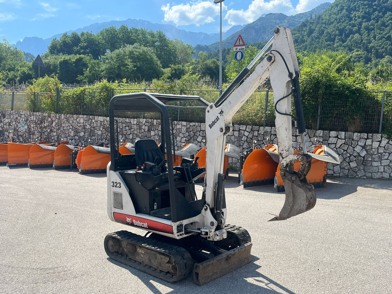 MINIESCAVATORE BOBCAT 323 - Мини багер: снимка 2 MINIESCAVATORE BOBCAT 323 - Мини багер: снимка 2