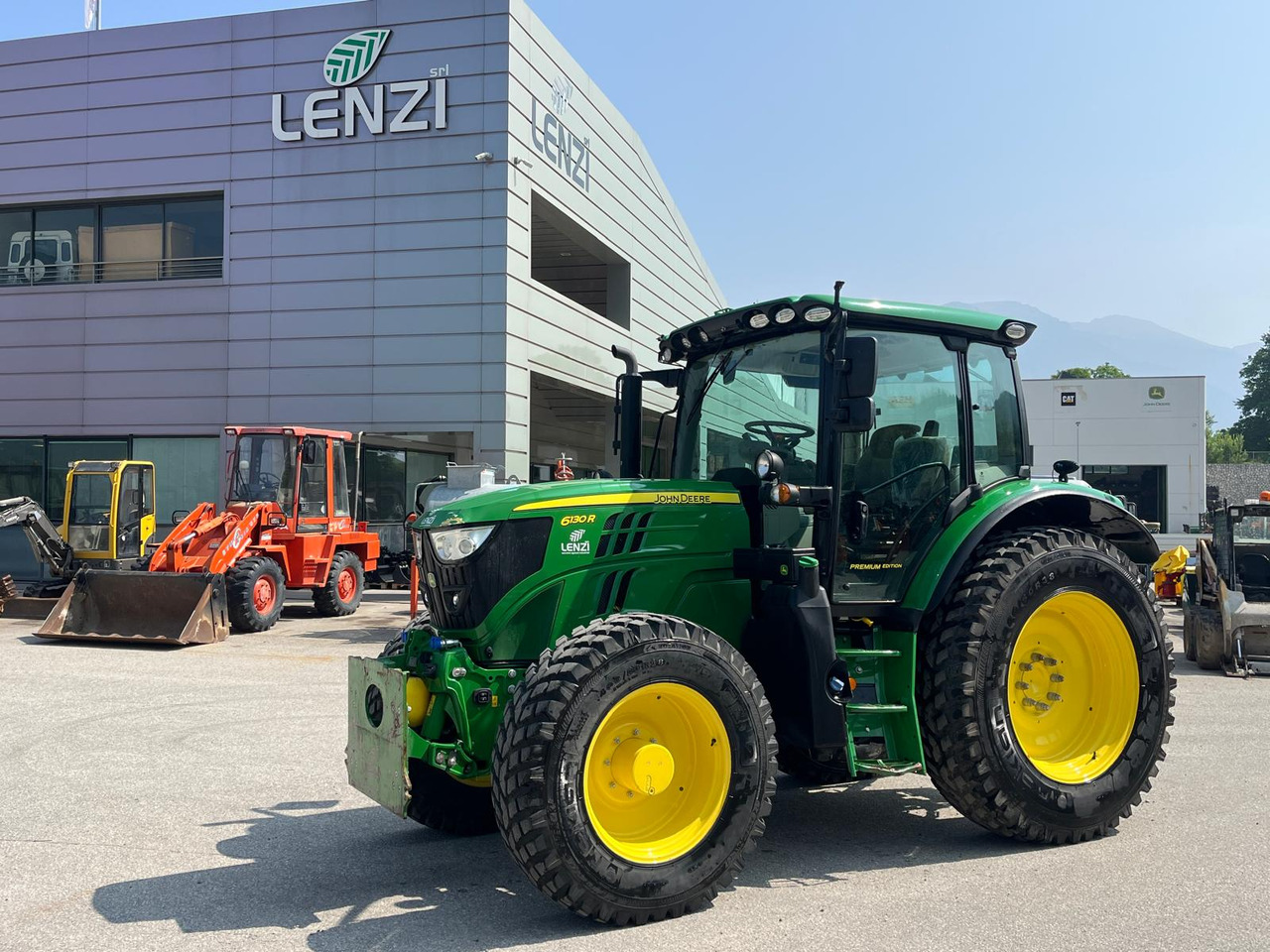 TRATTORE JOHN DEERE 6130R - Трактор: снимка 1 TRATTORE JOHN DEERE 6130R - Трактор: снимка 1