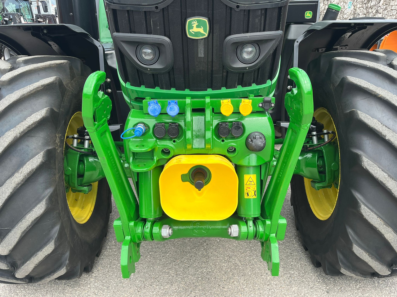TRATTORE JOHN DEERE 6130R - Трактор: снимка 3 TRATTORE JOHN DEERE 6130R - Трактор: снимка 3