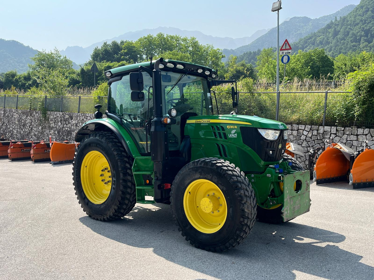 TRATTORE JOHN DEERE 6130R - Трактор: снимка 4 TRATTORE JOHN DEERE 6130R - Трактор: снимка 4