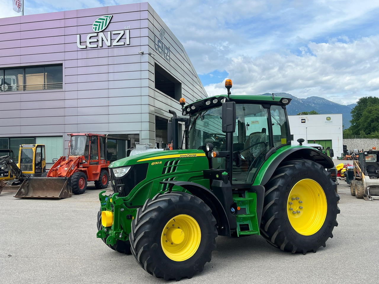 TRATTORE JOHN DEERE 6130R - Трактор: снимка 1 TRATTORE JOHN DEERE 6130R - Трактор: снимка 1
