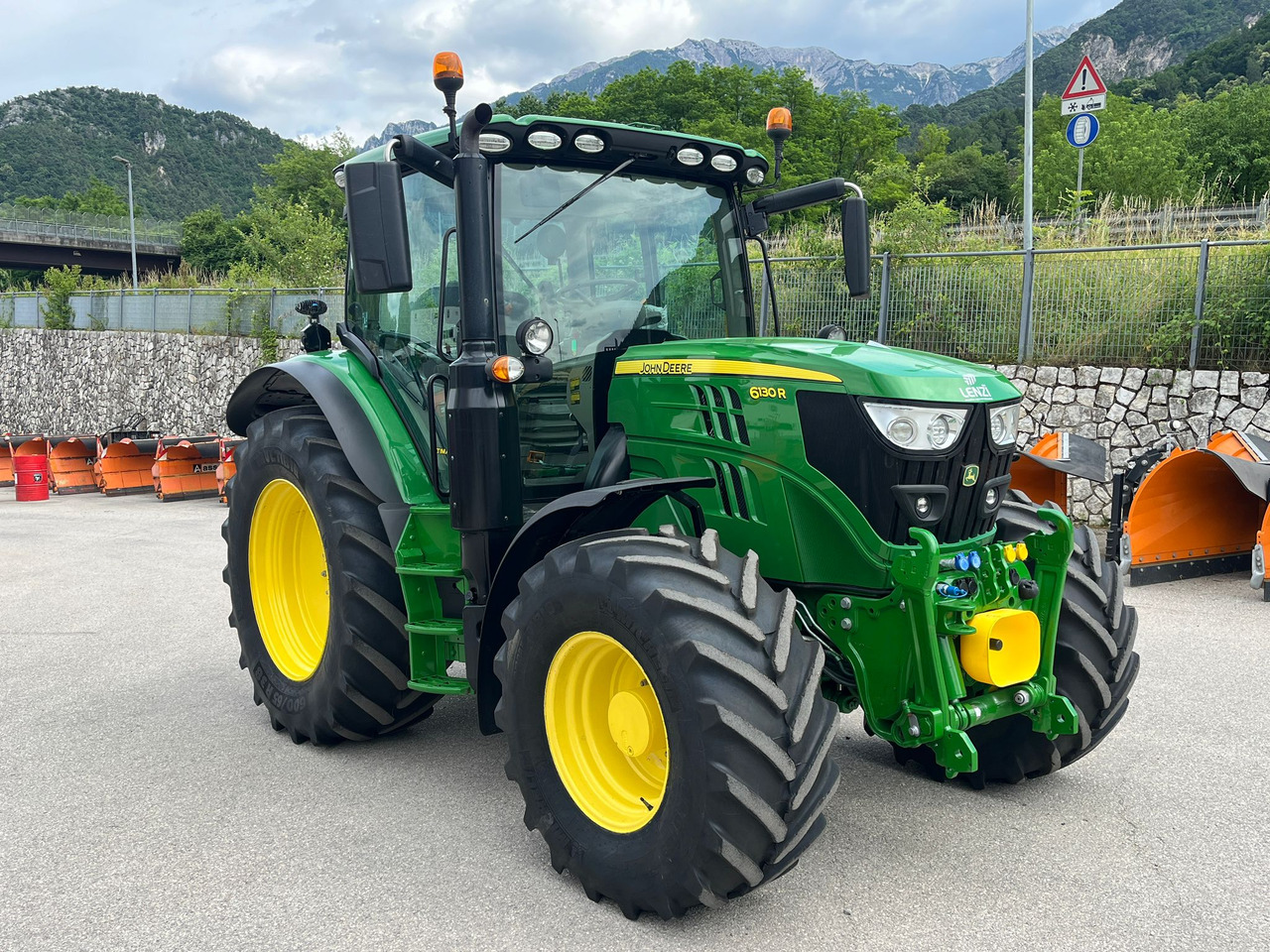 TRATTORE JOHN DEERE 6130R - Трактор: снимка 4 TRATTORE JOHN DEERE 6130R - Трактор: снимка 4