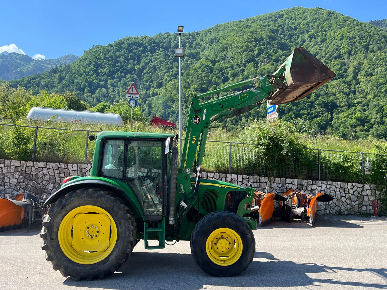 TRATTORE JOHN DEERE 6320 - Трактор: снимка 4 TRATTORE JOHN DEERE 6320 - Трактор: снимка 4