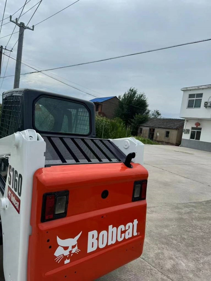 Bobcat S 160 - Мини челен товарач: снимка 5 Bobcat S 160 - Мини челен товарач: снимка 5