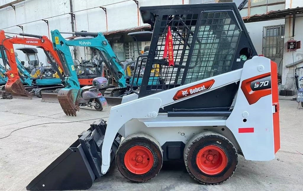 Мини челен товарач Bobcat S 70: снимка 6