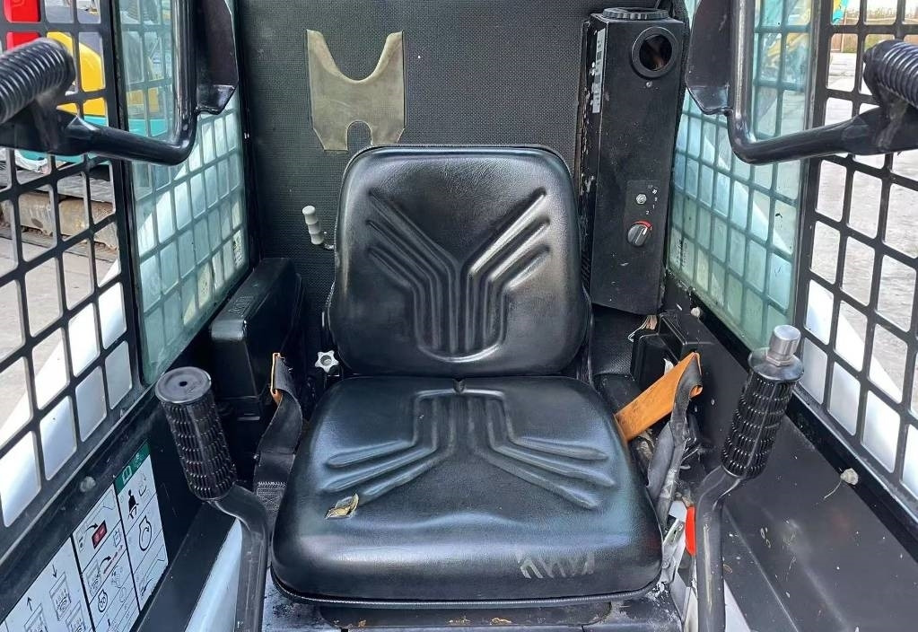 Мини челен товарач Bobcat S 70: снимка 7