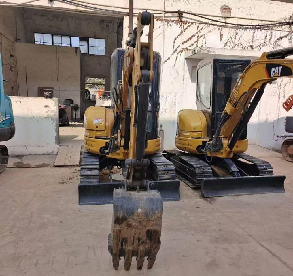 CAT 303 CR - Мини багер: снимка 2 CAT 303 CR - Мини багер: снимка 2