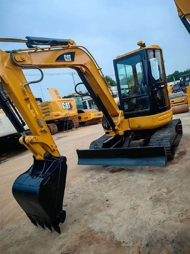 CAT 304 CR - Мини багер: снимка 5 CAT 304 CR - Мини багер: снимка 5