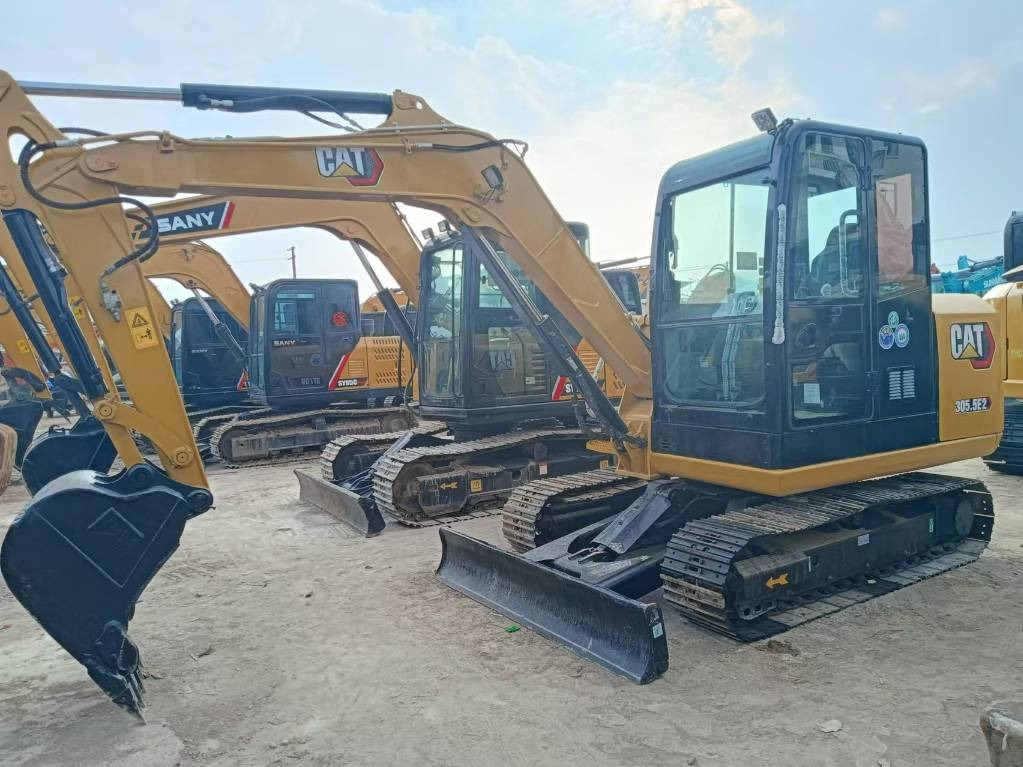 CAT 305.5 - Мини багер: снимка 1 CAT 305.5 - Мини багер: снимка 1
