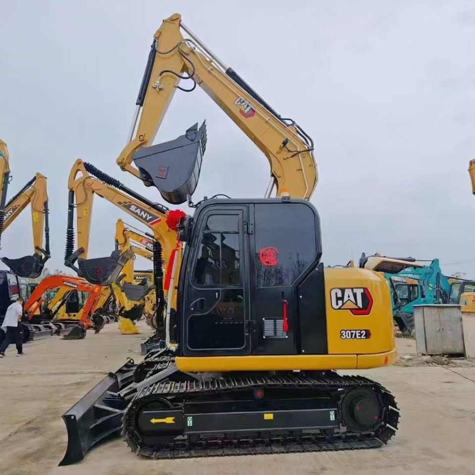 CAT 307 - Мини багер: снимка 1 CAT 307 - Мини багер: снимка 1
