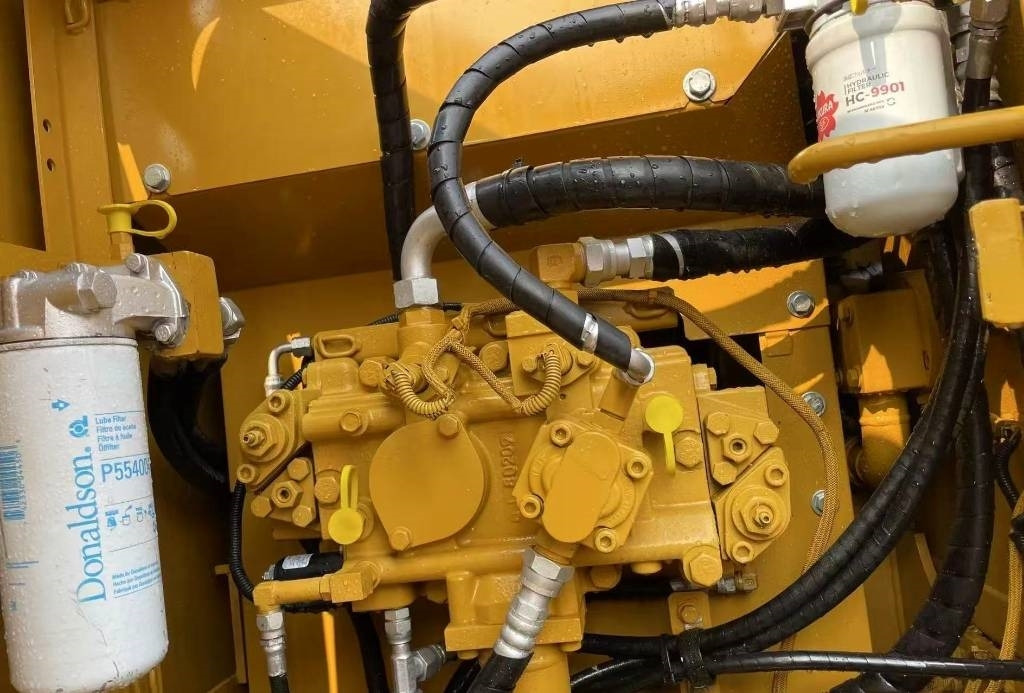 CAT 315 D - Верижен багер: снимка 2 CAT 315 D - Верижен багер: снимка 2