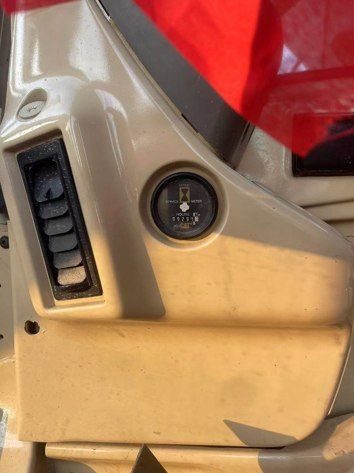 CAT 320 B  - Верижен багер: снимка 3 CAT 320 B  - Верижен багер: снимка 3