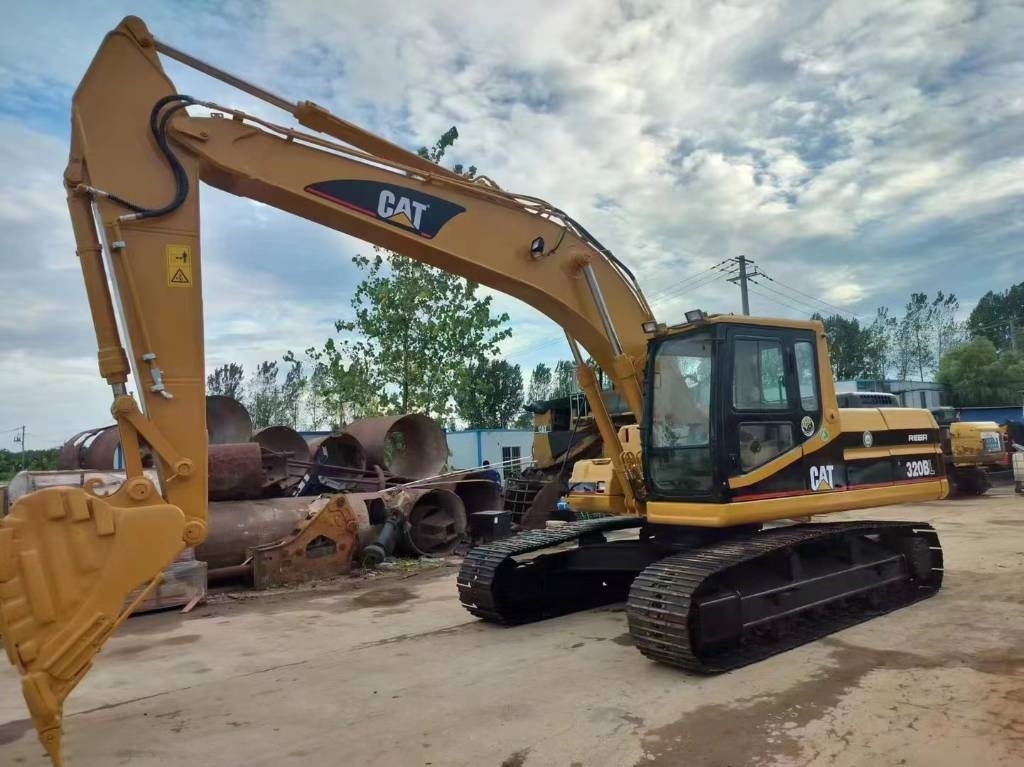 CAT 320 B L - Верижен багер: снимка 3 CAT 320 B L - Верижен багер: снимка 3