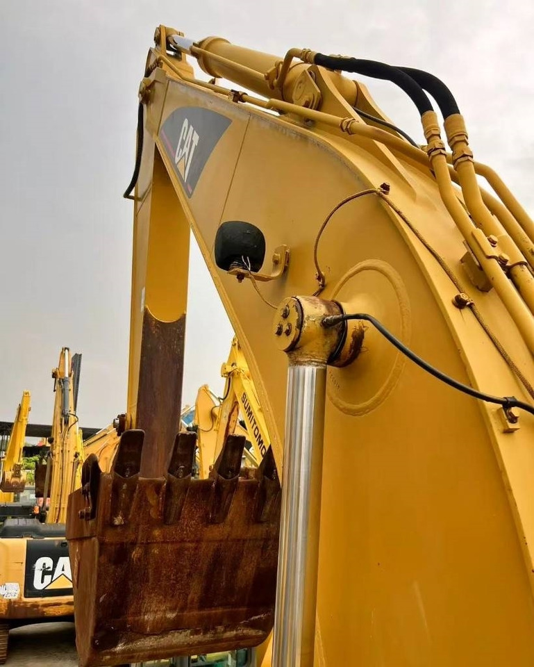 CAT 320 C - Верижен багер: снимка 5 CAT 320 C - Верижен багер: снимка 5