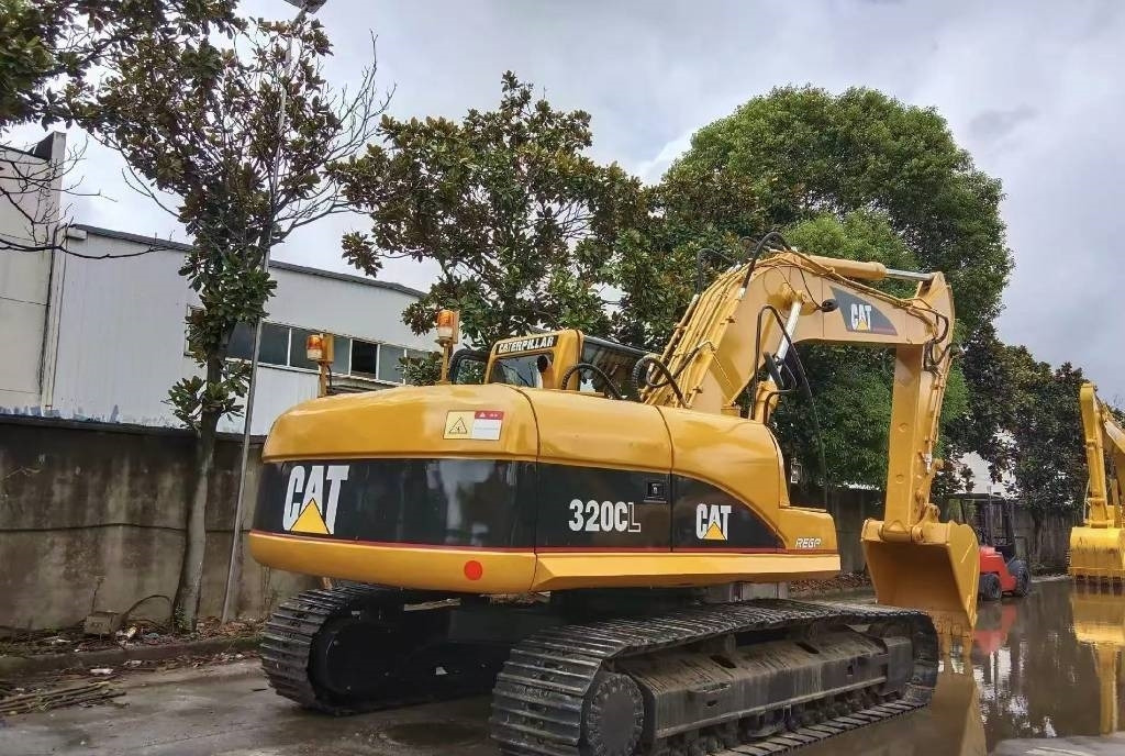 CAT 320 C - Верижен багер: снимка 3 CAT 320 C - Верижен багер: снимка 3