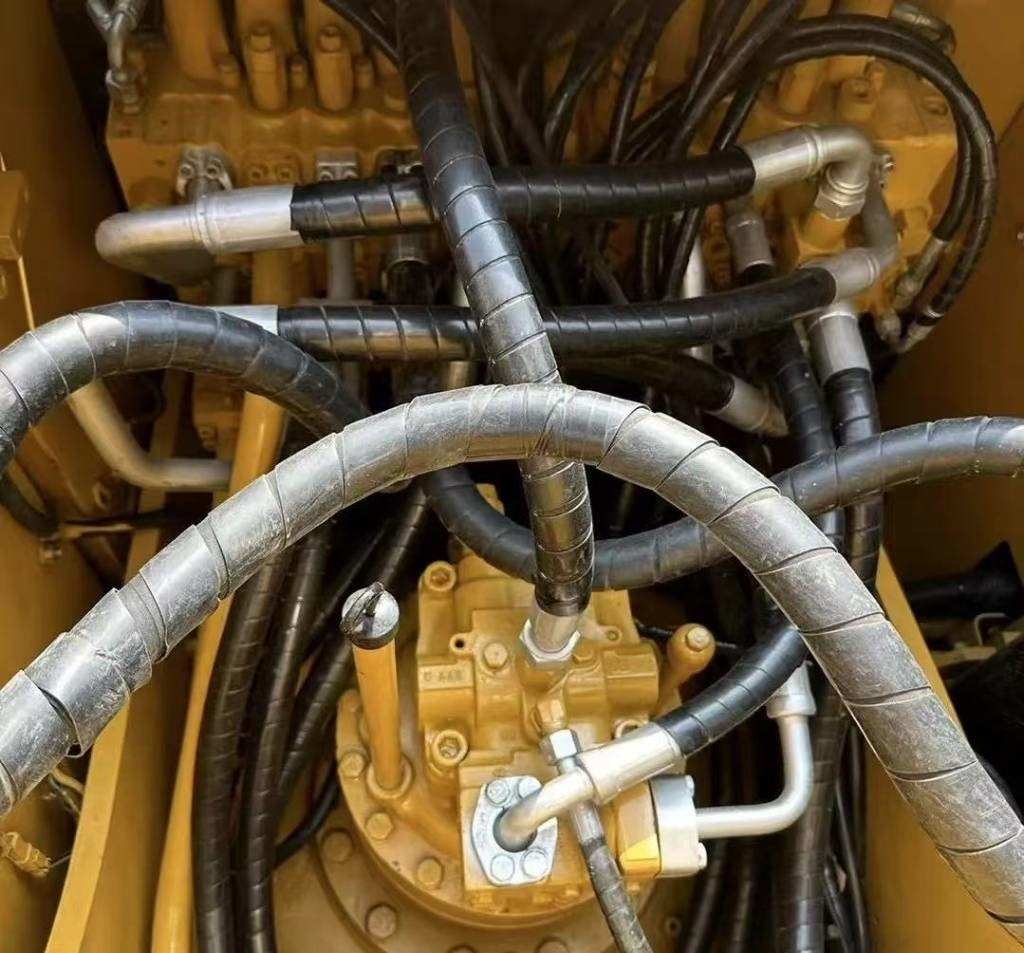 CAT 320 D - Верижен багер: снимка 4 CAT 320 D - Верижен багер: снимка 4