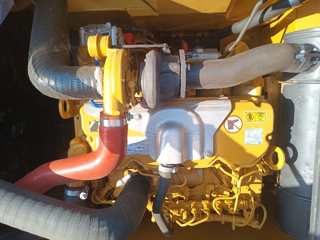 Верижен багер CAT 320 GC: снимка 10