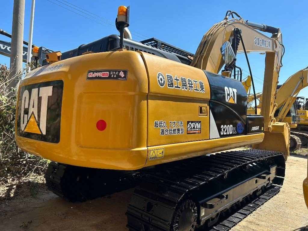 CAT 320D2L - Верижен багер: снимка 1 CAT 320D2L - Верижен багер: снимка 1
