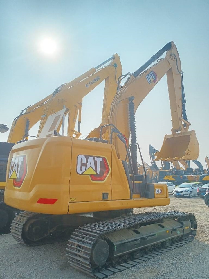 CAT 323GC - Верижен багер: снимка 1 CAT 323GC - Верижен багер: снимка 1