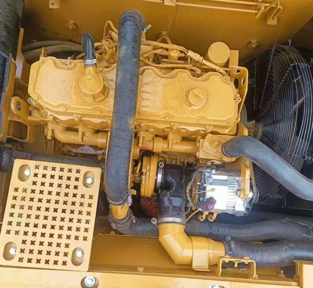 CAT 325 C - Верижен багер: снимка 4 CAT 325 C - Верижен багер: снимка 4