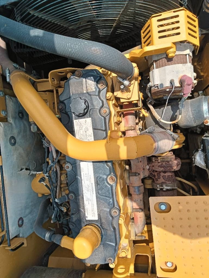 CAT 325 D - Верижен багер: снимка 4 CAT 325 D - Верижен багер: снимка 4