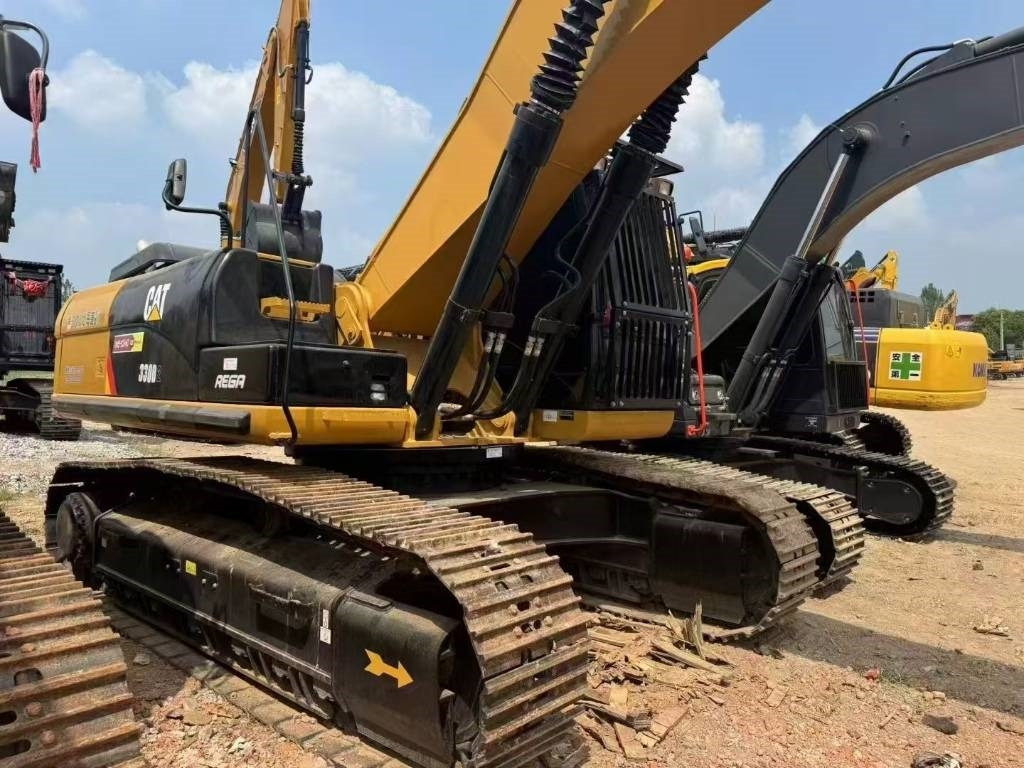 CAT 330 D L - Верижен багер: снимка 2 CAT 330 D L - Верижен багер: снимка 2