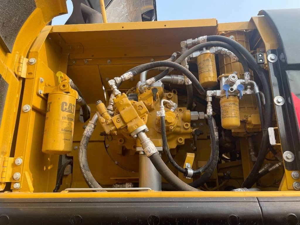 CAT 340 D L - Верижен багер: снимка 5 CAT 340 D L - Верижен багер: снимка 5
