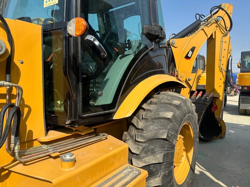 CAT 420 F ST - Багер-товарач: снимка 4 CAT 420 F ST - Багер-товарач: снимка 4
