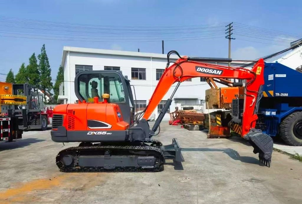 Doosan DH 55 - Мини багер: снимка 4 Doosan DH 55 - Мини багер: снимка 4