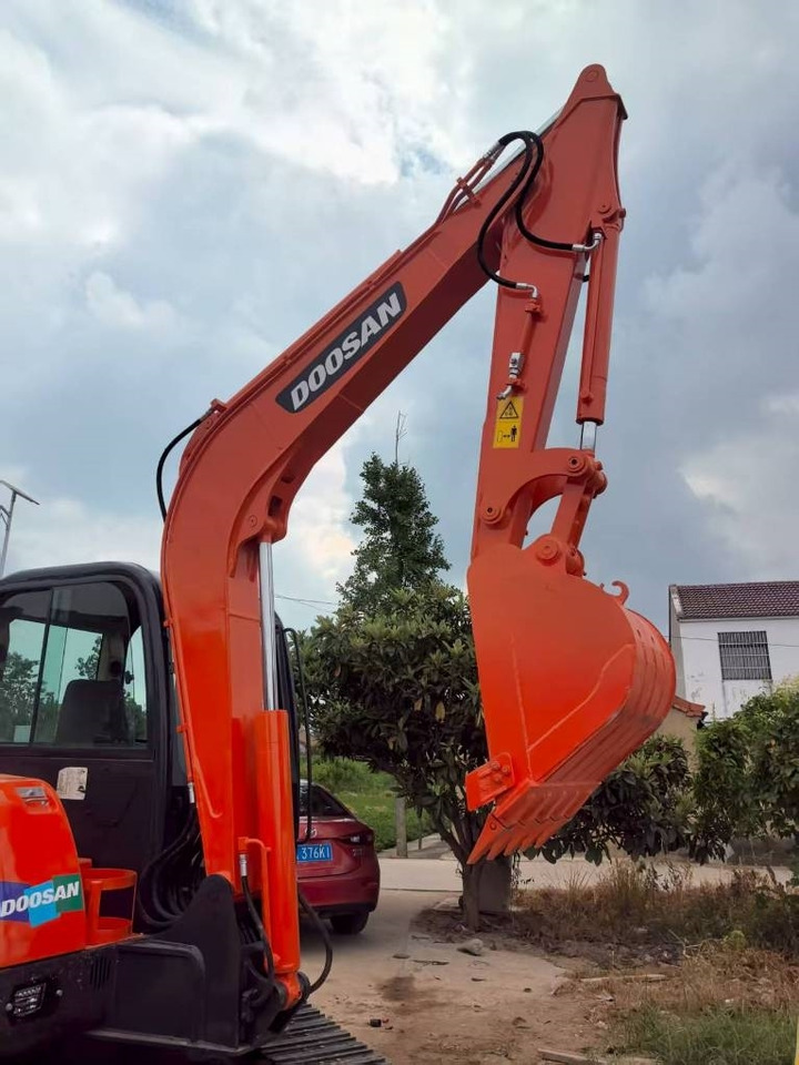 Doosan DH 60 - Мини багер: снимка 3 Doosan DH 60 - Мини багер: снимка 3