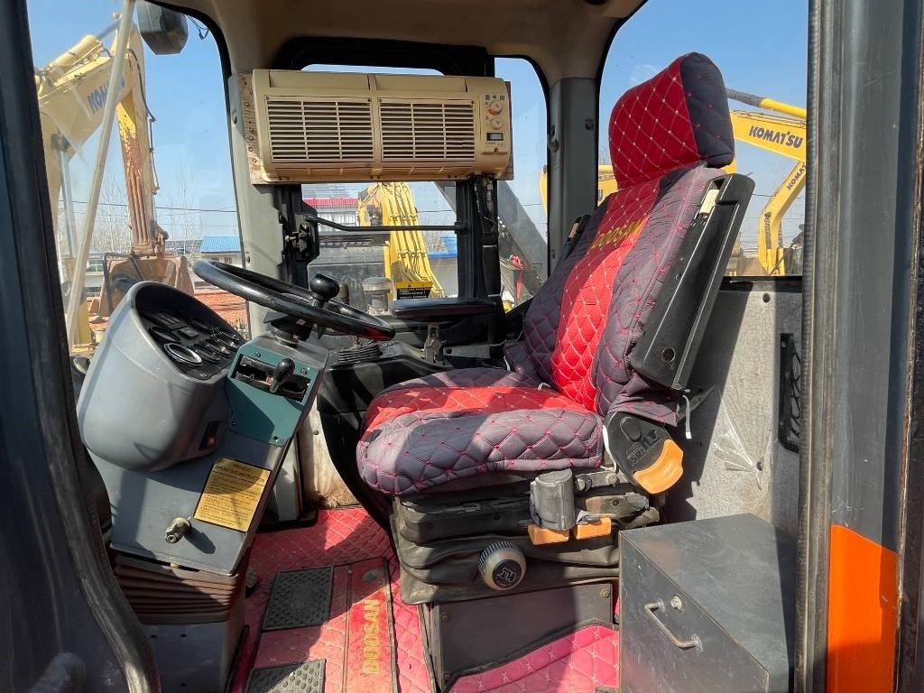 Колесен товарач Doosan DL 505: снимка 6