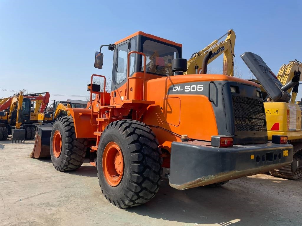 Колесен товарач Doosan DL 505: снимка 9