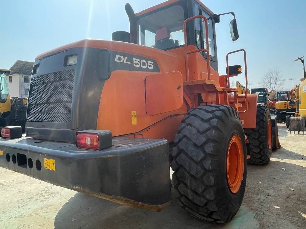 Колесен товарач Doosan DL 505: снимка 10