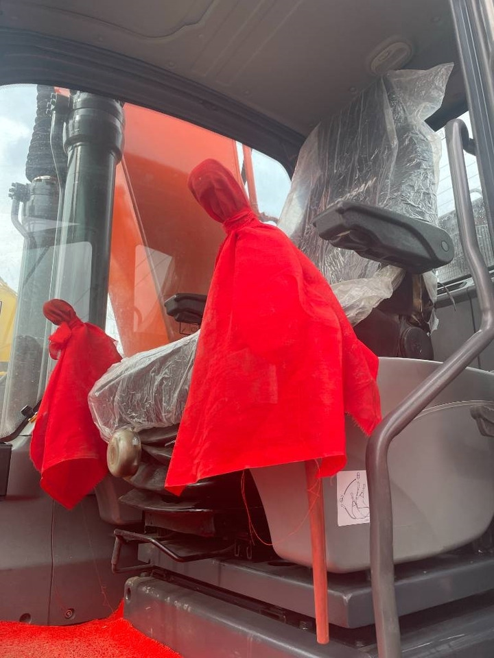 Doosan DX 225 - Верижен багер: снимка 2 Doosan DX 225 - Верижен багер: снимка 2