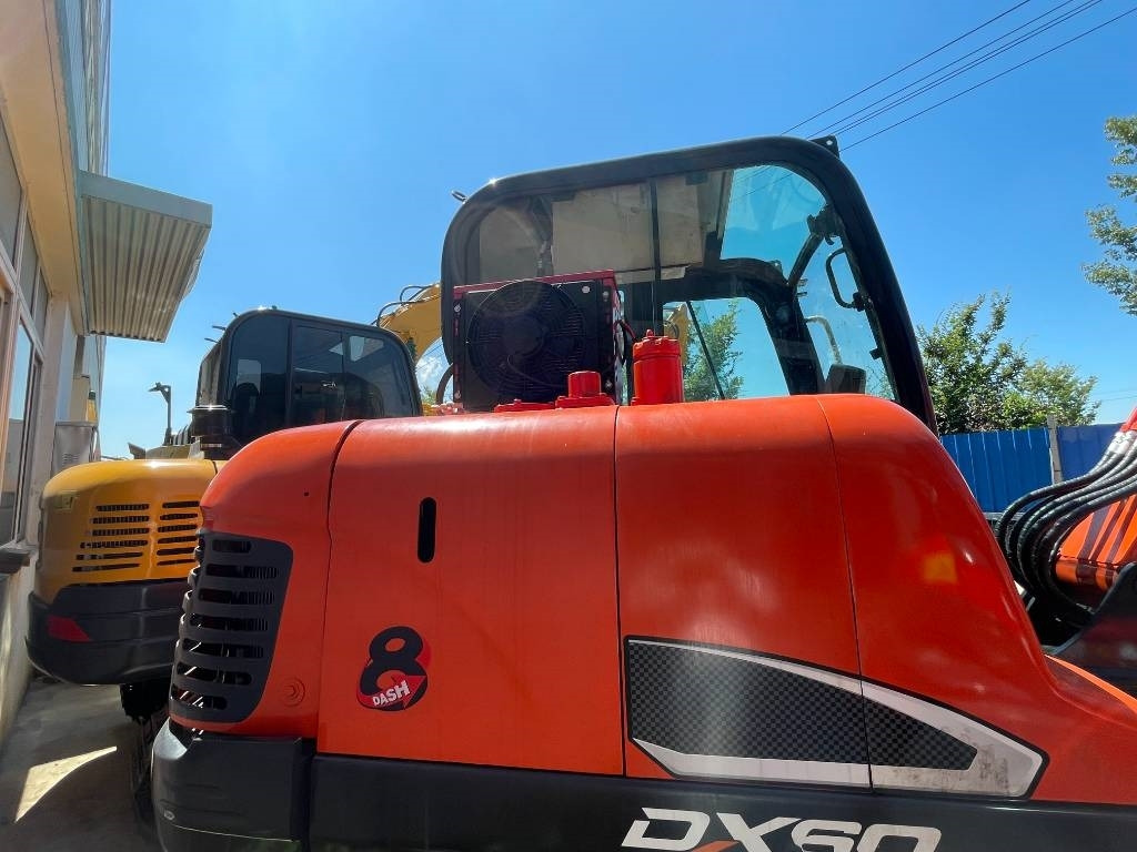 Doosan DX 60 - Верижен багер: снимка 2 Doosan DX 60 - Верижен багер: снимка 2