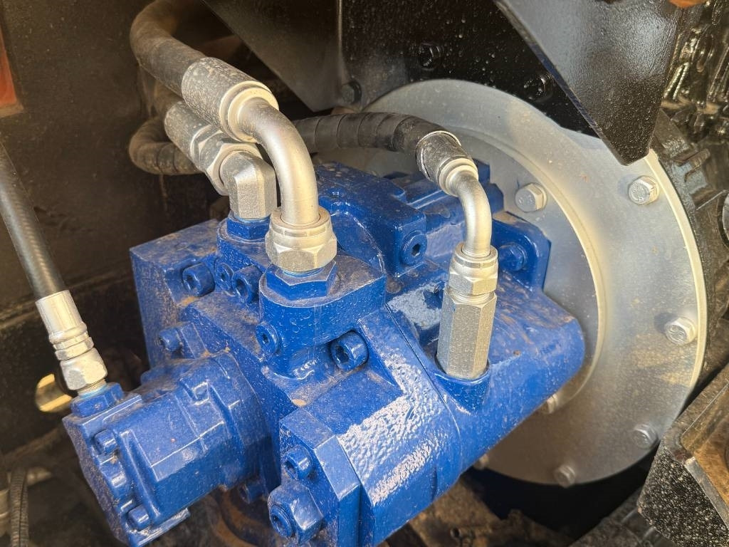 Doosan DX 75 - Верижен багер: снимка 3 Doosan DX 75 - Верижен багер: снимка 3