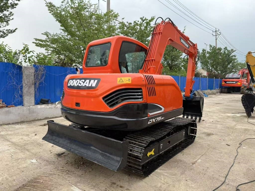 Doosan DX 75 - Верижен багер: снимка 5 Doosan DX 75 - Верижен багер: снимка 5