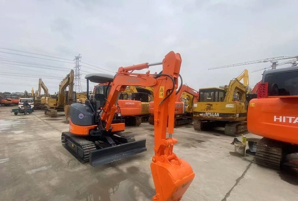 Hitachi 30 - Верижен багер: снимка 1 Hitachi 30 - Верижен багер: снимка 1
