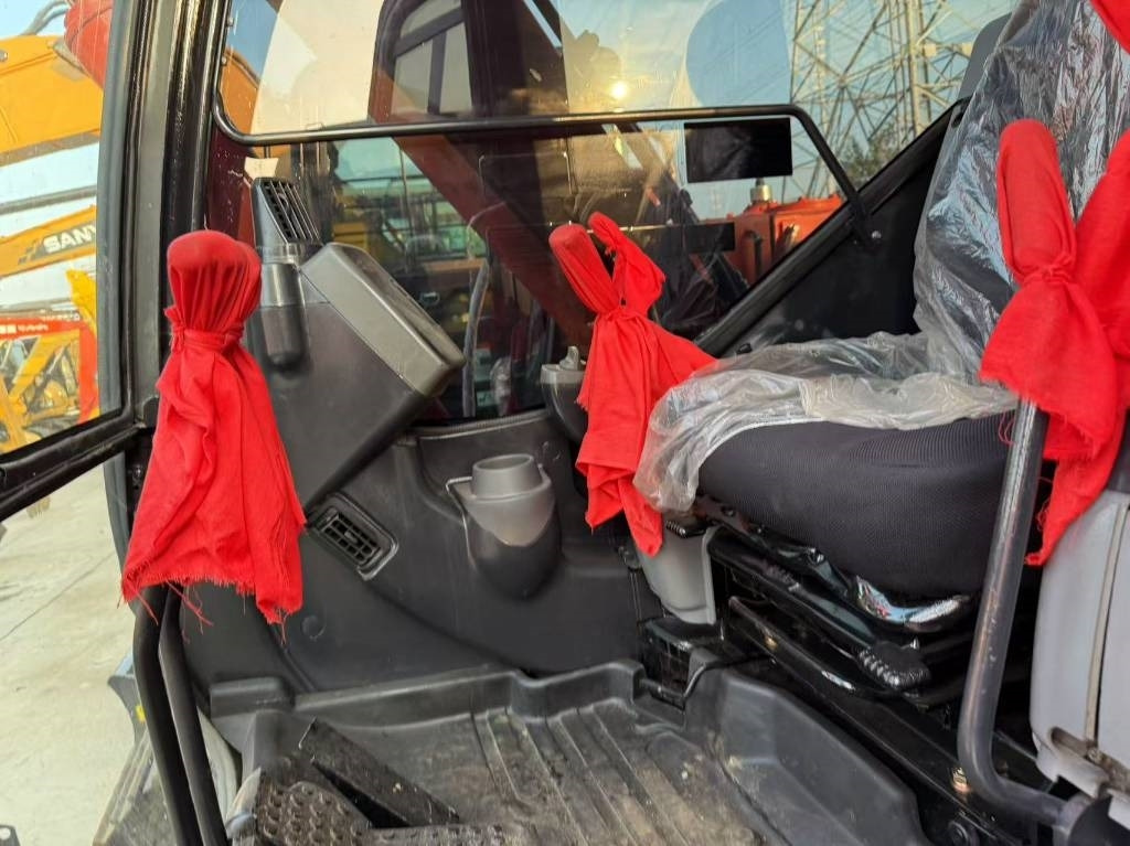 Hitachi 70 - Верижен багер: снимка 3 Hitachi 70 - Верижен багер: снимка 3