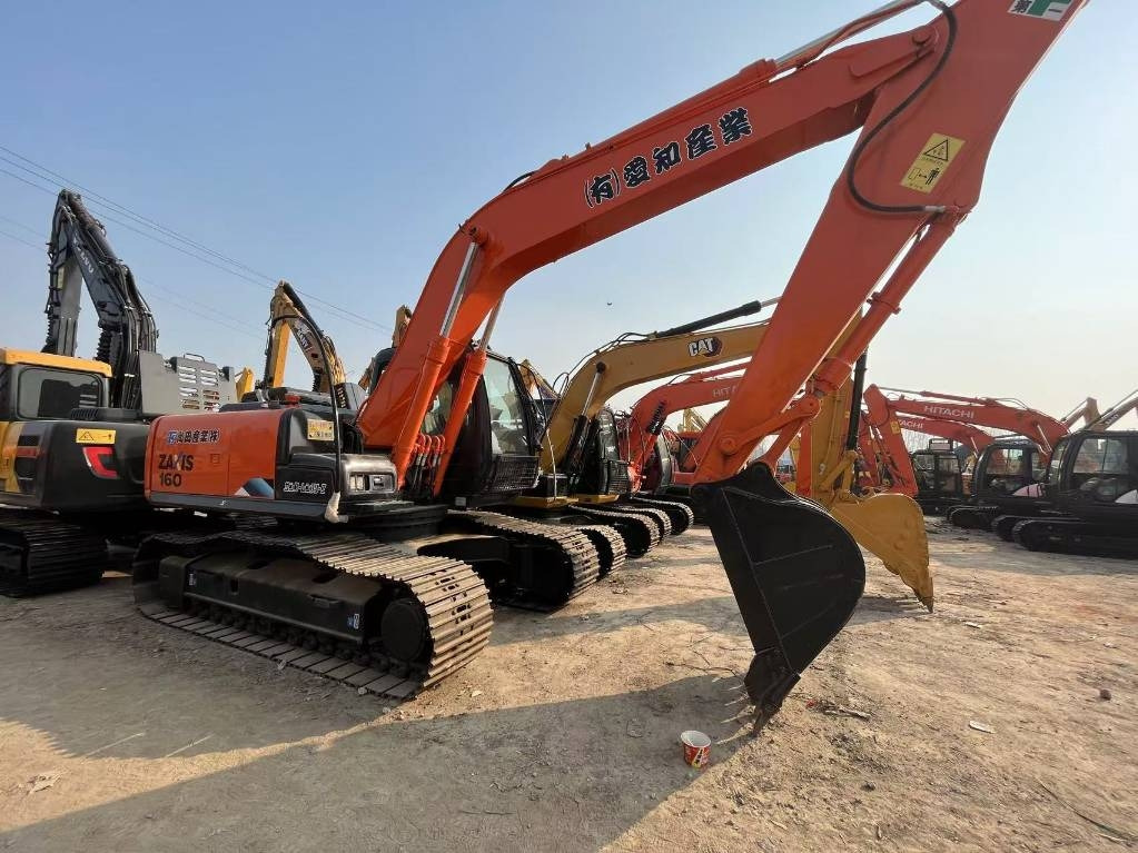 Hitachi ZX 160 - Верижен багер: снимка 1 Hitachi ZX 160 - Верижен багер: снимка 1